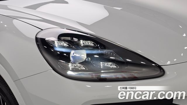 Porsche Cayenne 2021 — photo 8