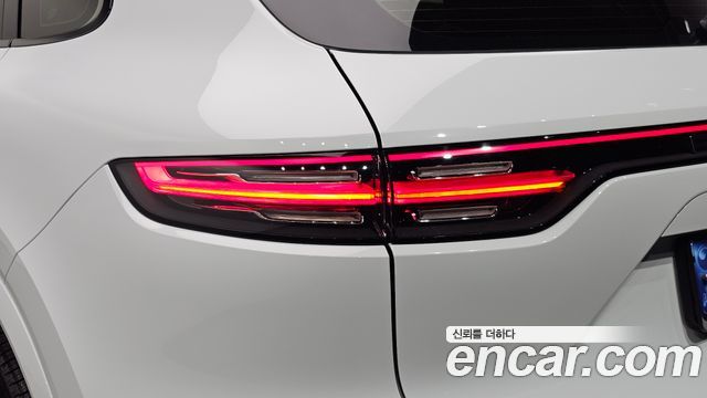 Porsche Cayenne 2021 — photo 9