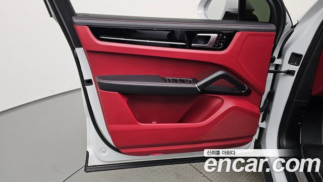 Porsche Cayenne 2021 — photo 14