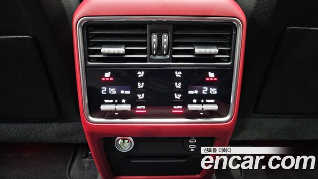 Porsche Cayenne 2021 — photo 30