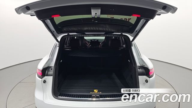 Porsche Cayenne 2021 — photo 33