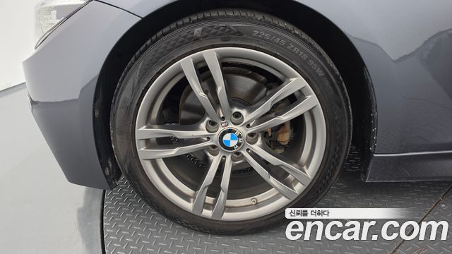 BMW 3-Series 2018 — photo 5