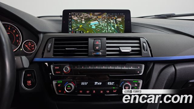 BMW 3-Series 2018 — photo 18