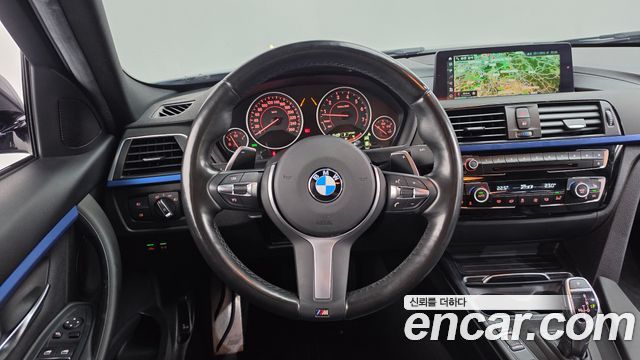 BMW 3-Series 2018 — photo 19