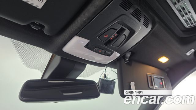 BMW 3-Series 2018 — photo 26