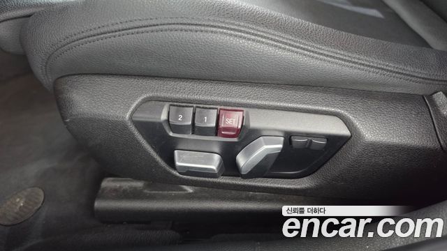 BMW 3-Series 2018 — photo 31