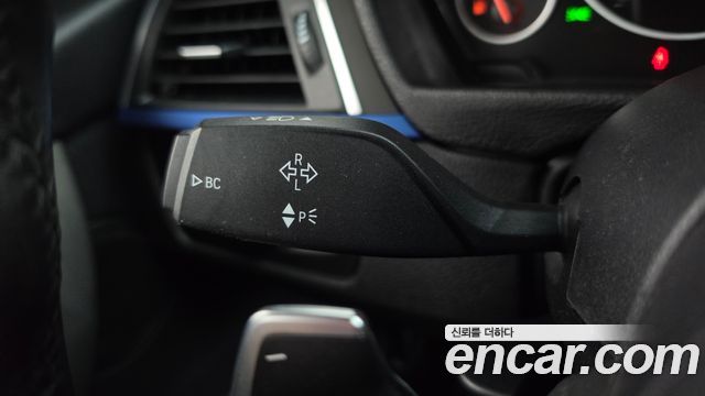 BMW 3-Series 2018 — photo 36