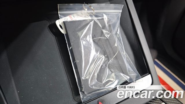 Tesla Model X 2023 — photo 12