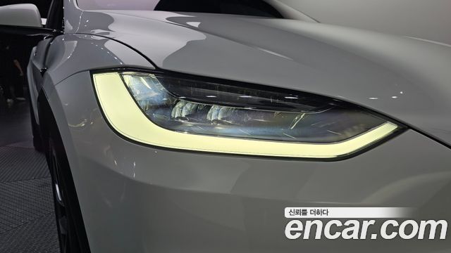 Tesla Model X 2023 — photo 8