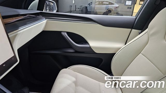 Tesla Model X 2023 — photo 15