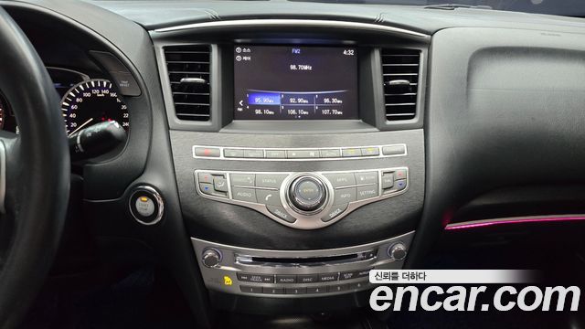 Infiniti QX60 2017 — photo 20