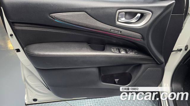 Infiniti QX60 2017 — photo 14