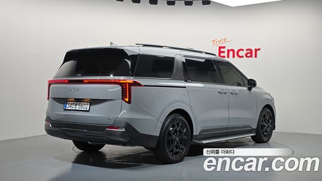 Kia Canival 2025 — photo 2