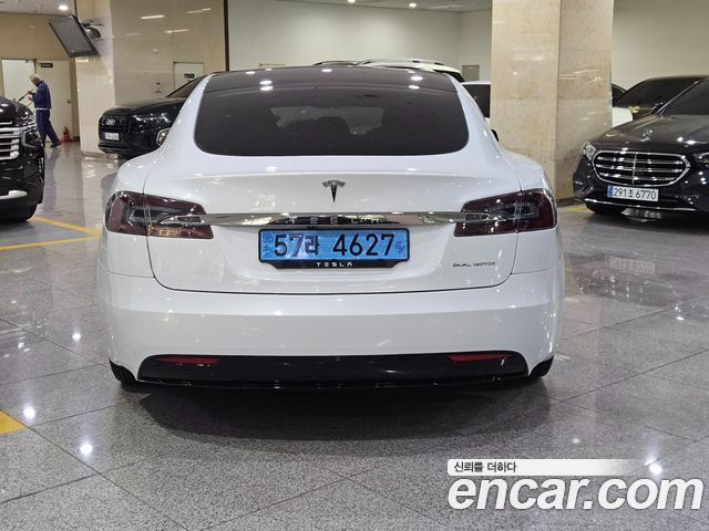 Tesla Model S 2020 — photo 4