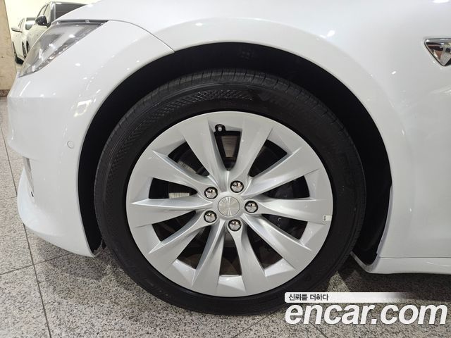 Tesla Model S 2020 — photo 19