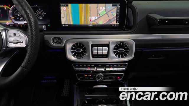 Mercedes-Benz G-Class 2021 — photo 28