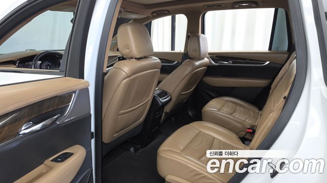 Cadillac XT6 2020 — photo 16