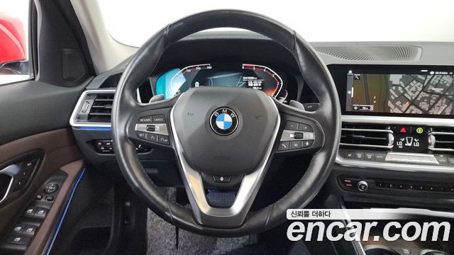BMW 3-Series 2019 — photo 19