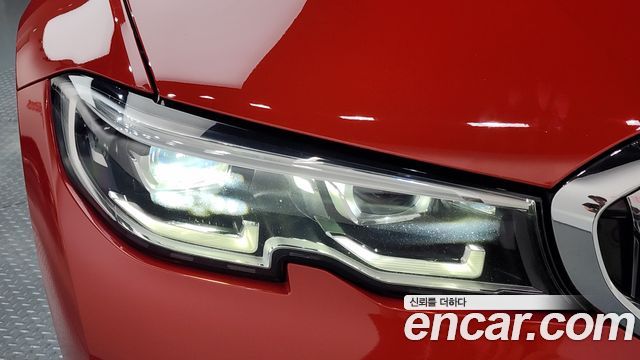 BMW 3-Series 2019 — photo 8