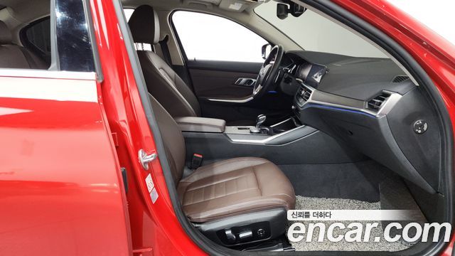 BMW 3-Series 2019 — photo 16