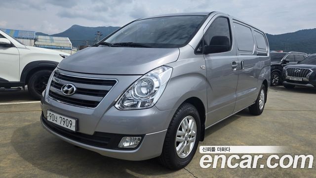 Hyundai Starex 2017 — photo 1