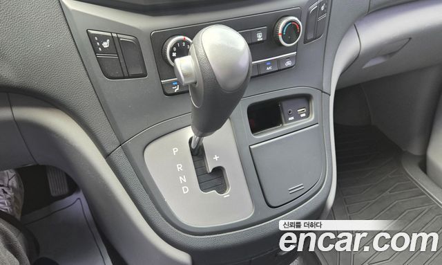 Hyundai Starex 2017 — photo 9