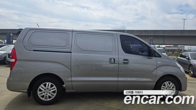 Hyundai Starex 2017 — photo 17