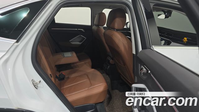 Audi Q3 2020 — photo 17