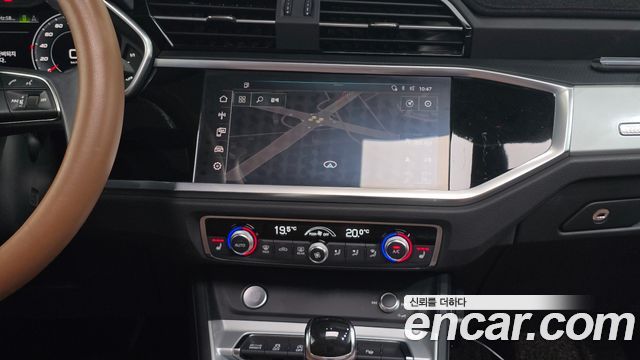 Audi Q3 2020 — photo 21