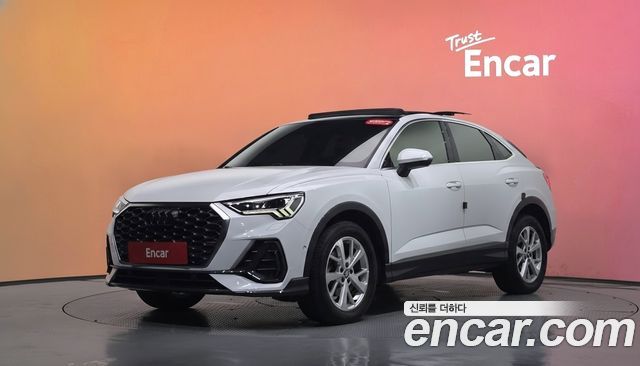 Audi Q3 2020 — photo 1