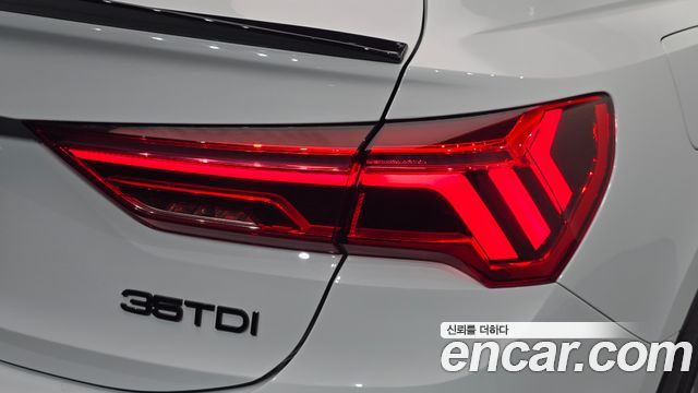 Audi Q3 2020 — photo 9