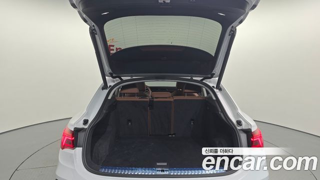 Audi Q3 2020 — photo 27