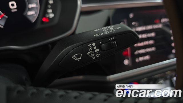 Audi Q3 2020 — photo 34