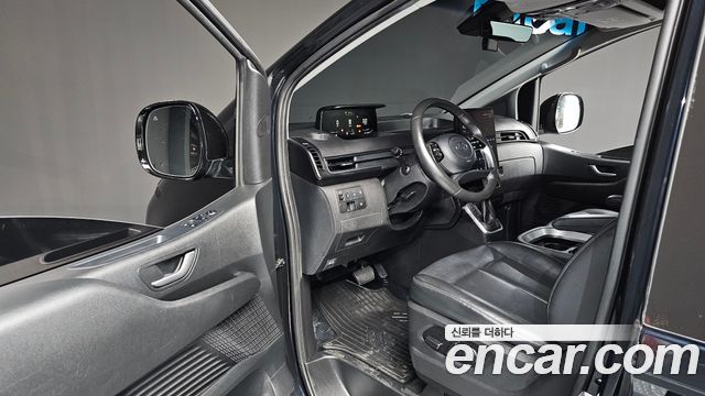 Hyundai Staria 2022 — photo 13