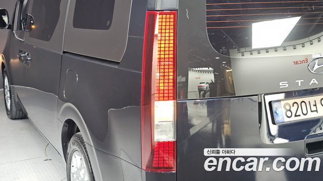 Hyundai Staria 2022 — photo 9