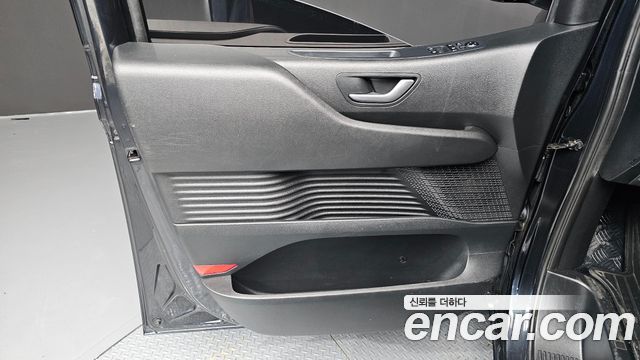 Hyundai Staria 2022 — photo 15
