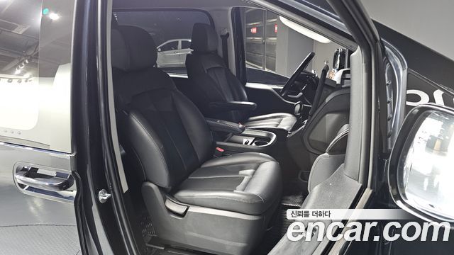Hyundai Staria 2022 — photo 16