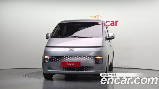Hyundai Staria 2023 — photo 3