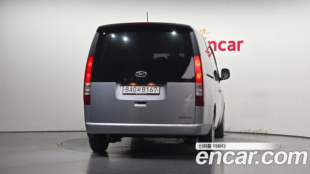 Hyundai Staria 2023 — photo 4