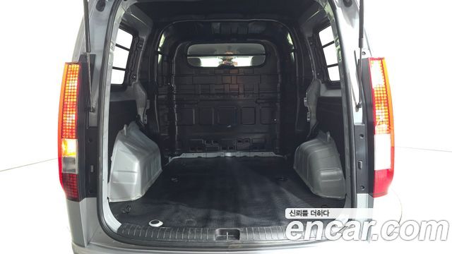 Hyundai Staria 2023 — photo 25