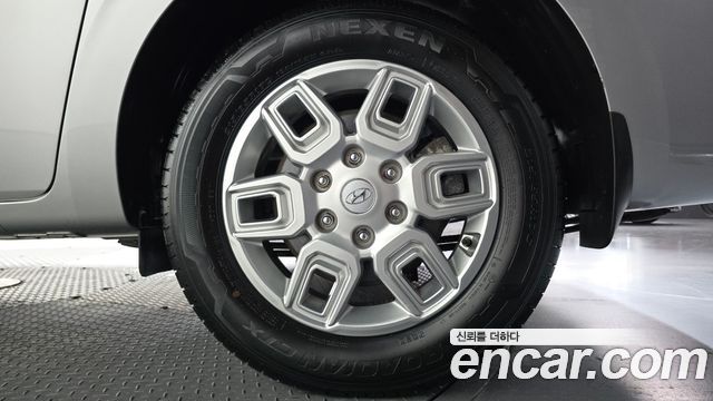 Hyundai Staria 2023 — photo 7