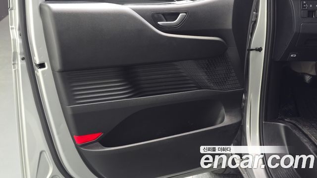 Hyundai Staria 2023 — photo 14