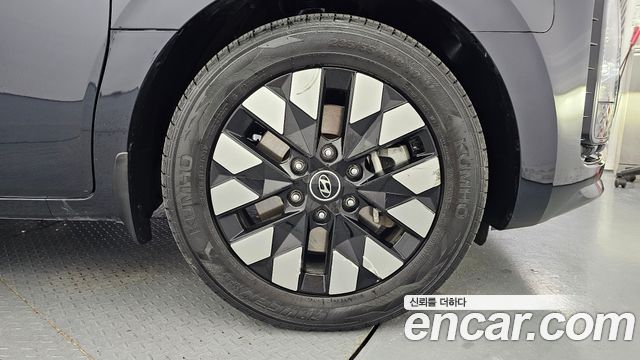 Hyundai Staria 2025 — photo 5