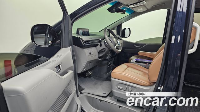 Hyundai Staria 2025 — photo 13