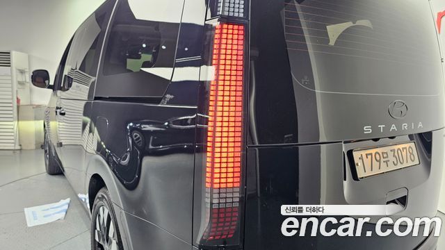 Hyundai Staria 2025 — photo 9