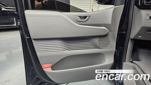 Hyundai Staria 2025 — photo 14