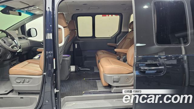 Hyundai Staria 2025 — photo 16