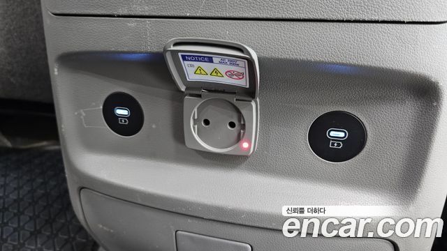 Hyundai Staria 2025 — photo 27