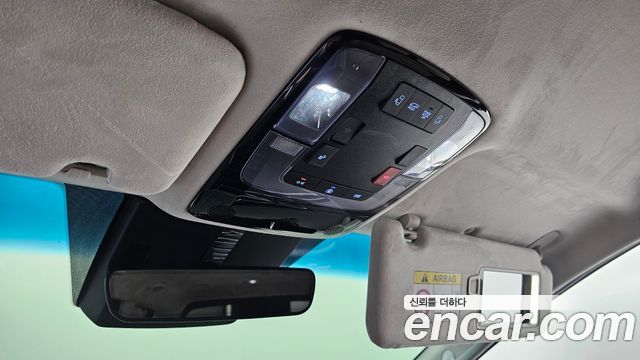 Hyundai Staria 2025 — photo 29
