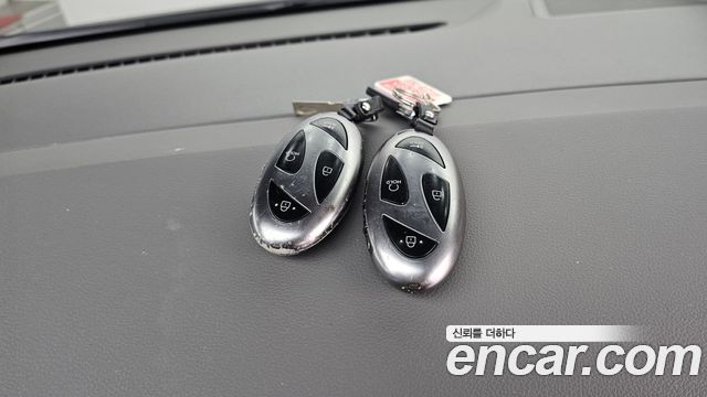 Hyundai Staria 2025 — photo 32